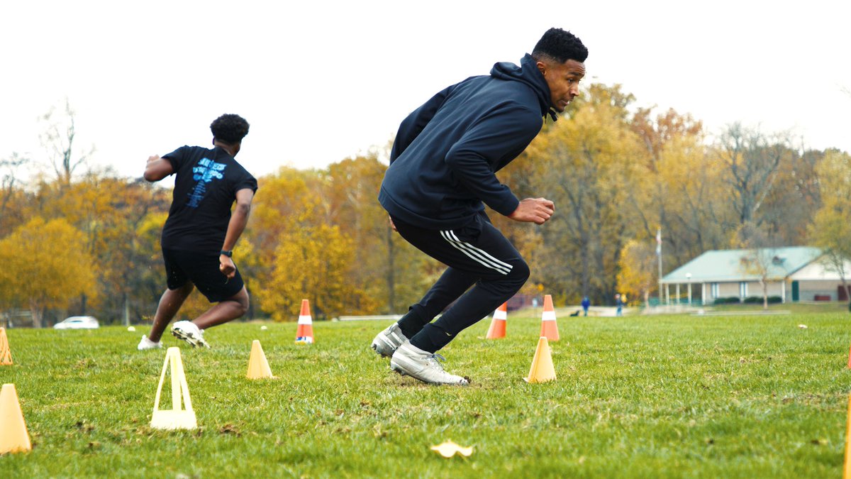 hearandsee's tweet photo. Action stills from our video shoot with @millz2bemadetraining and some rising star Indiana high school football recruits. 📸🏈#HearAndSee https://t.co/lahDh0hxwN