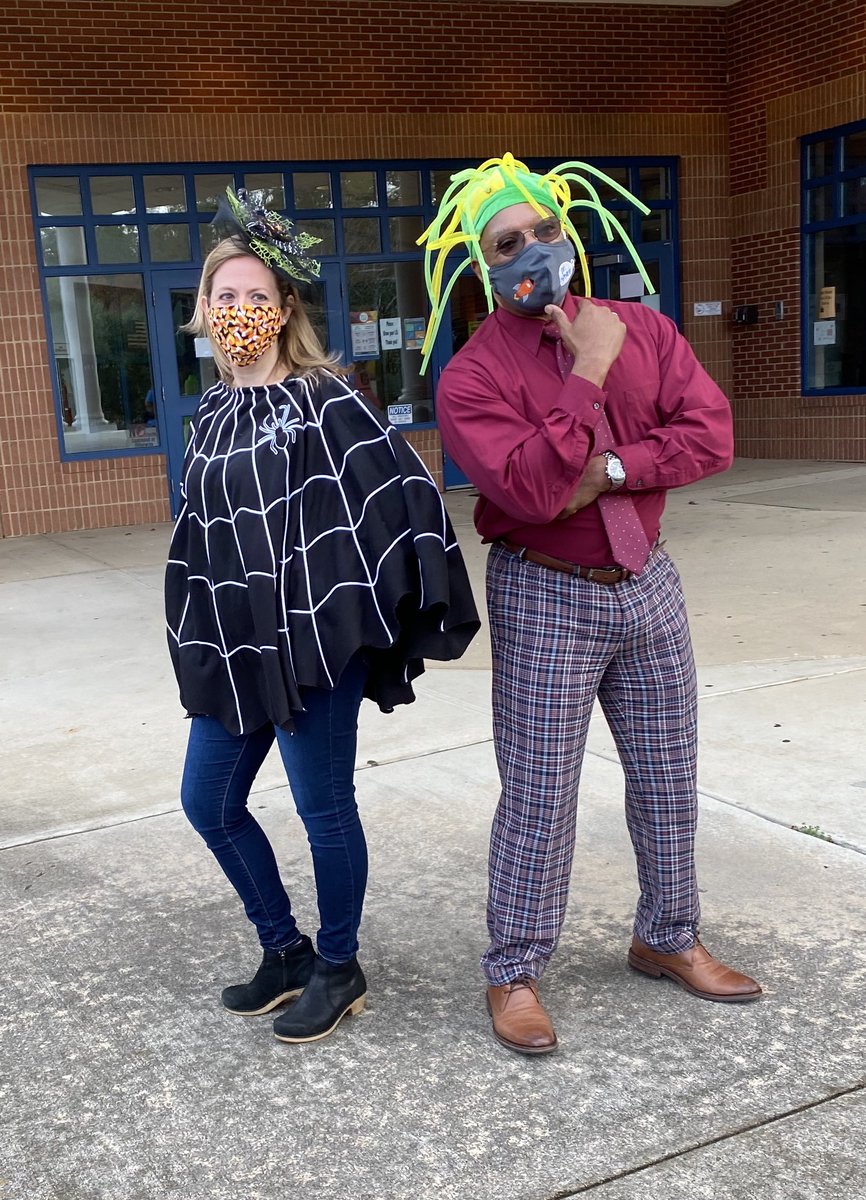 DabneyElem's tweet photo. Yes, we work at Dabney and there are times for fun too.  @DabneyElem @VanceCoSchools @joy_suther  #sharevcs  @JSullyOBX @Burroughs2nd @jjbullock2000 @chellelf96 @NatashaHargrov3 https://t.co/WbUfU2wXOp