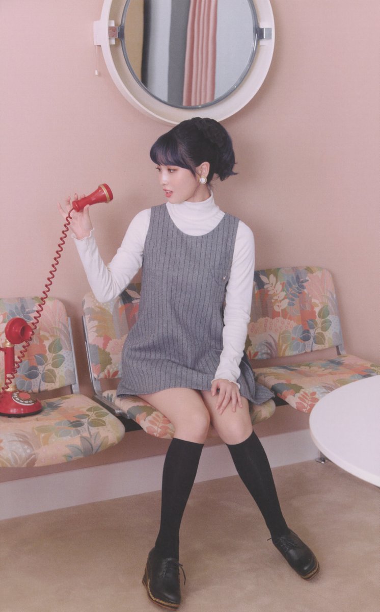 moonページ SCAN] TWICE 2nd full album Eyes wide open Photobook (ver. Retro