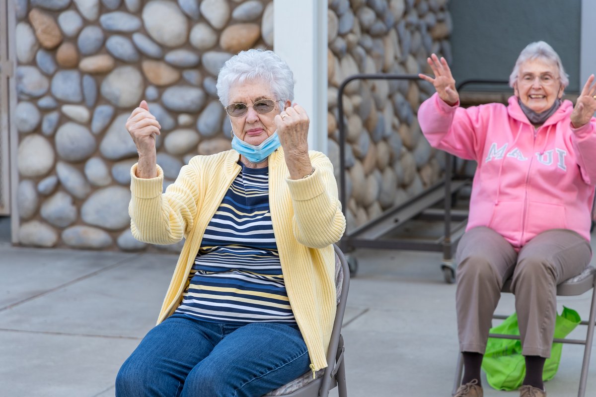 SVRetirement's tweet photo. Have you stretched today? Start your day off right and warm up with a morning stretch! https://t.co/uhpvgj6TH1