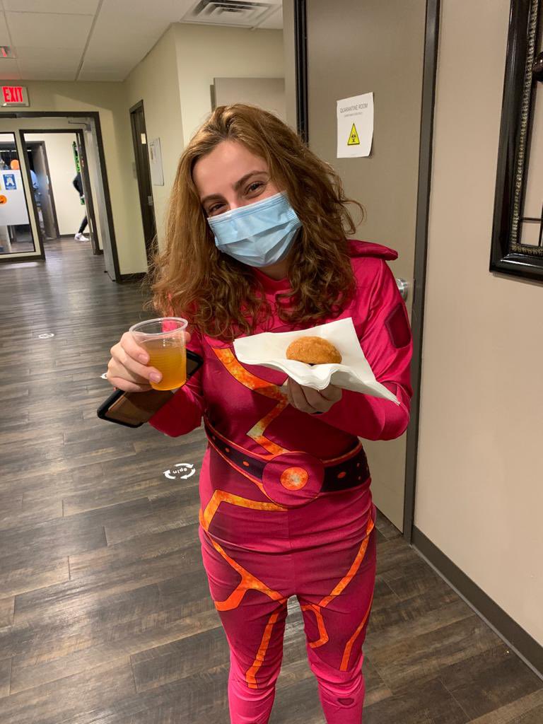 HealingHavenABA's tweet photo. Kicked off our #Halloween festivities this morning with delicious #FranklinCiderMill donuts & apple cider for our staff! ๐ Even if things are different this year because of this darn virus, we are still creating fun moments! ๐
#halloween2020๏ฟผ #employeeappreciation #abaclinic https://t.co/ONH6d83nxm