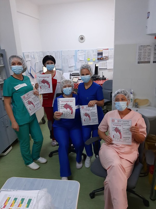 EPSUnions's tweet photo. Romanian health workers demanding investment in health and care this #EuropeanHealthActionWeek ✊

#jointhefightback #ourhealthisnotforsale #eu4health4all
https://t.co/q2bPbFFJlc... https://t.co/FMS2HQnETB