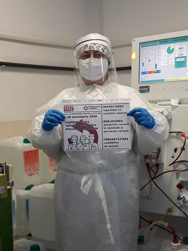 EPSUnions's tweet photo. Romanian health workers demanding investment in health and care this #EuropeanHealthActionWeek ✊

#jointhefightback #ourhealthisnotforsale #eu4health4all
https://t.co/q2bPbFFJlc... https://t.co/FMS2HQnETB