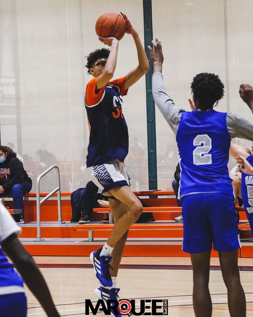 MADEHoopsGirls's tweet photo. Electric ⚡️ City Standouts: 2021 and 2022 Prospects! Full article link in bio! #makeyourmarq 🎯
•
📸: @hh_visions https://t.co/Gu2GG25Sp5