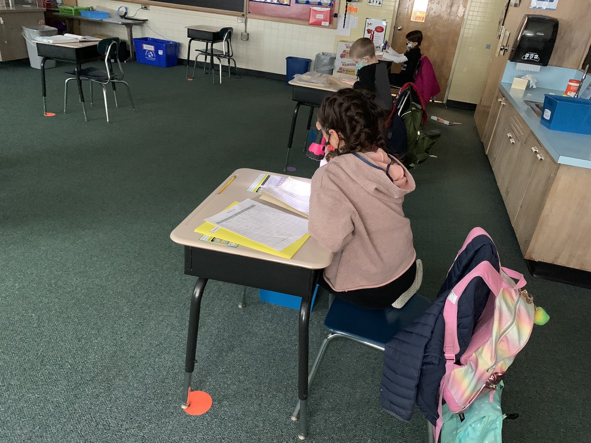 Can’t think of a better way to end the week then with spooky flashlight reading! <a href="/jfkladybugs/">JFK School Franklin</a>