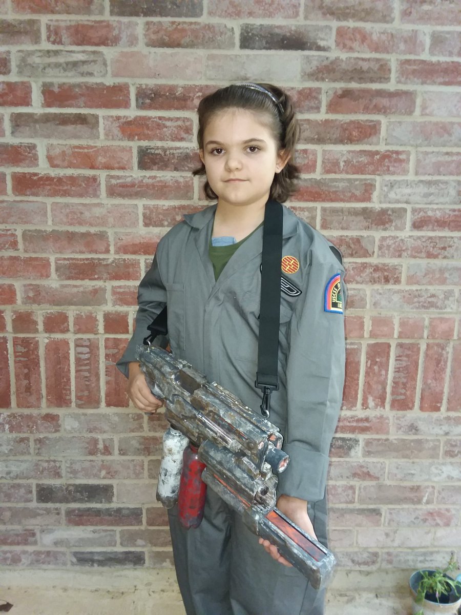 leeldoo's tweet photo. #RLStineHalloween @RL_Stine https://t.co/hJez83fTE9