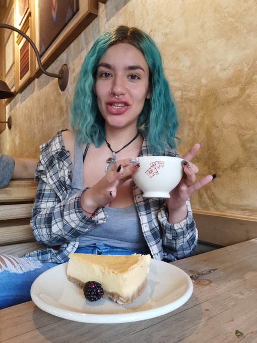 Imagine dating this pirujilla https://t.co/L0JgqXAUm9<a href="/tag/halloween"class="tags"><span>#halloween</span></a><a href="/tag/brujas"class="tags"><span>#brujas</span></a><a href="/tag/nochedebrujas"class="tags"><span>#nochedebrujas</span></a>