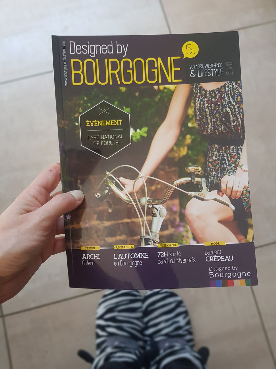 《Tout chaud ! 》 le nouveau numéro du #magazine gratuit Designed by #Bourgogne 👉 merci <a href="/igersbourgogne/">igers Bourgogne</a> <a href="/BFC_Tourisme/">En Bourgogne Franche-Comté</a> 👍 Commandez gratuitement le vôtre !