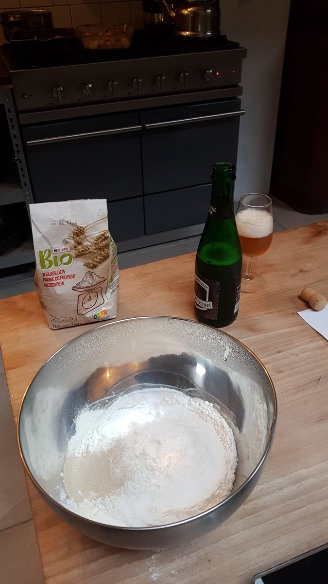 CommonsLabA's tweet photo. Na 7uur non stop zoomen is het tijd voor nen vroege @oudbeersel Laat die #bierboot maar snel naar Antwerpen varen #samenaankoop #Lockdown2 https://t.co/zguWrdL5gk https://t.co/XbyNKf0FP7
