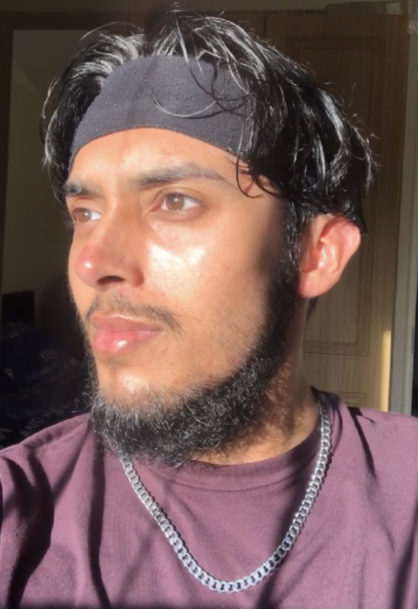 sharaz_02's tweet photo. Bad beard day ✨ https://t.co/NjaCVlqoqQ