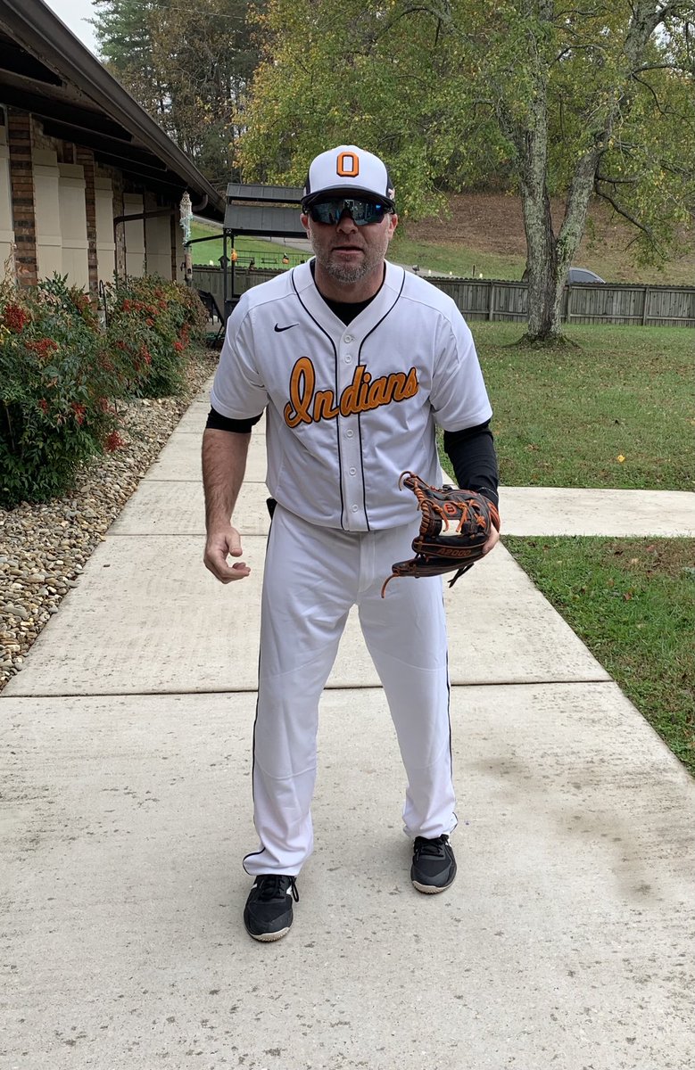 I dressed up for Halloween today at the nursing home and dressed up as ⁦<a href="/logan_shep23/">blaine shepherd</a>⁩. ⚾️