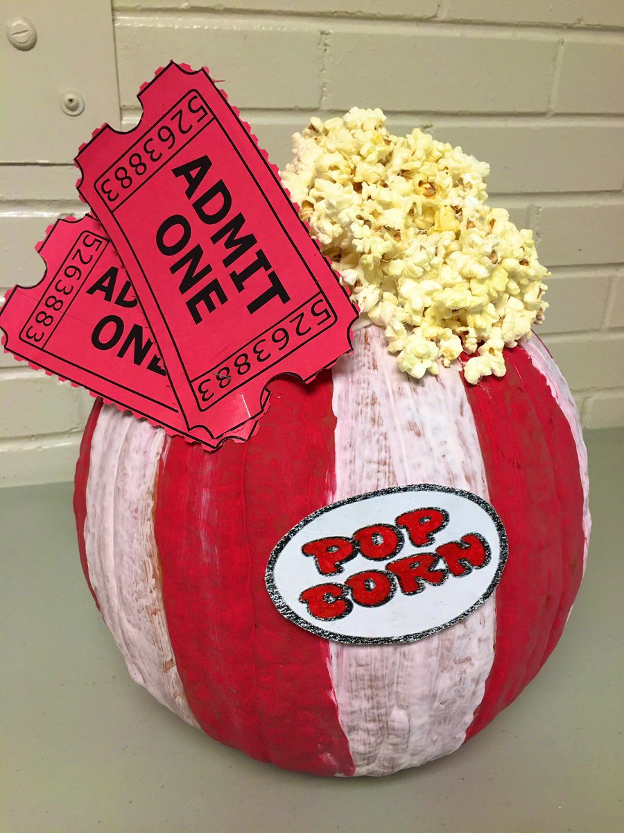 JenLoveday's tweet photo. Halloween in #FDK @owl_4_FDK @LKDSB @WCPSBulldogs https://t.co/eJqhtwY6Aq
