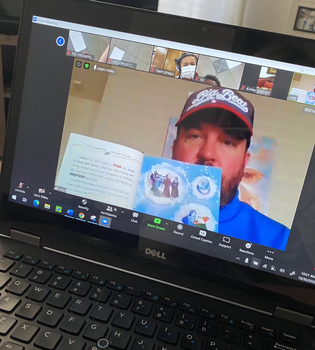 A big shout out to these amazing 3rd grade parents for being our class mystery readers! <a href="/FESfalcons/">Florence Elementary</a> #CelebrateKISD