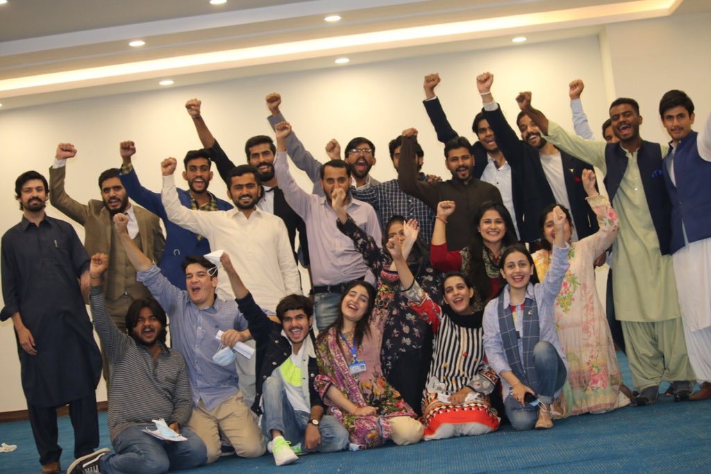 ali_manzoor620's tweet photo. Thank you very much @Individualland and @FNFPakistan for giving us the opportunity to to enhance our skills at this two day workshop on Mobile Journalism.
#individualland
#FNFPakistan
#GlobalMILWeek
#UNESCO
#MoJoInIsb https://t.co/0nlydlGfAR