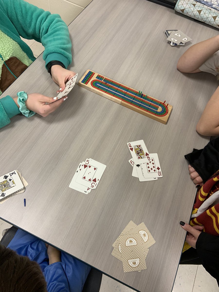 mrs_thefox's tweet photo. Math games today. #grade7 #mathfun @WGMurdoch https://t.co/VshDCbx70S