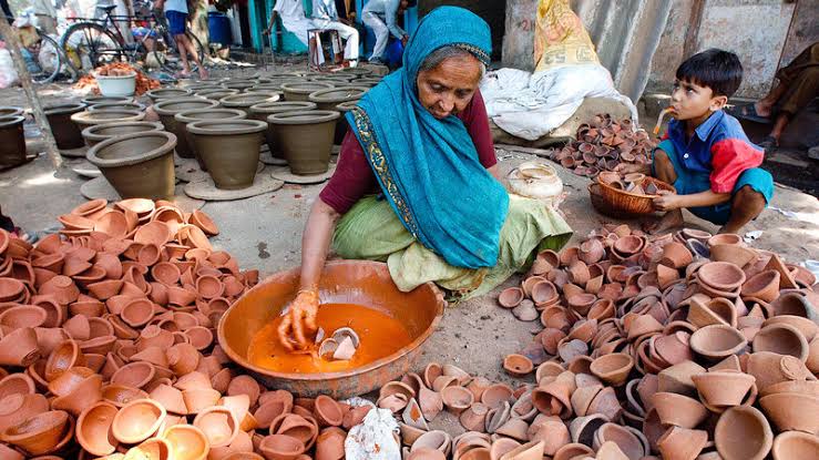 _Surajsharma07's tweet photo. Let’s buy local this Deepavali and support our people...❣️

#BABAKADHABA 
#BabaKaDhabha 
#VocalForLocal https://t.co/R4h3icp5sn