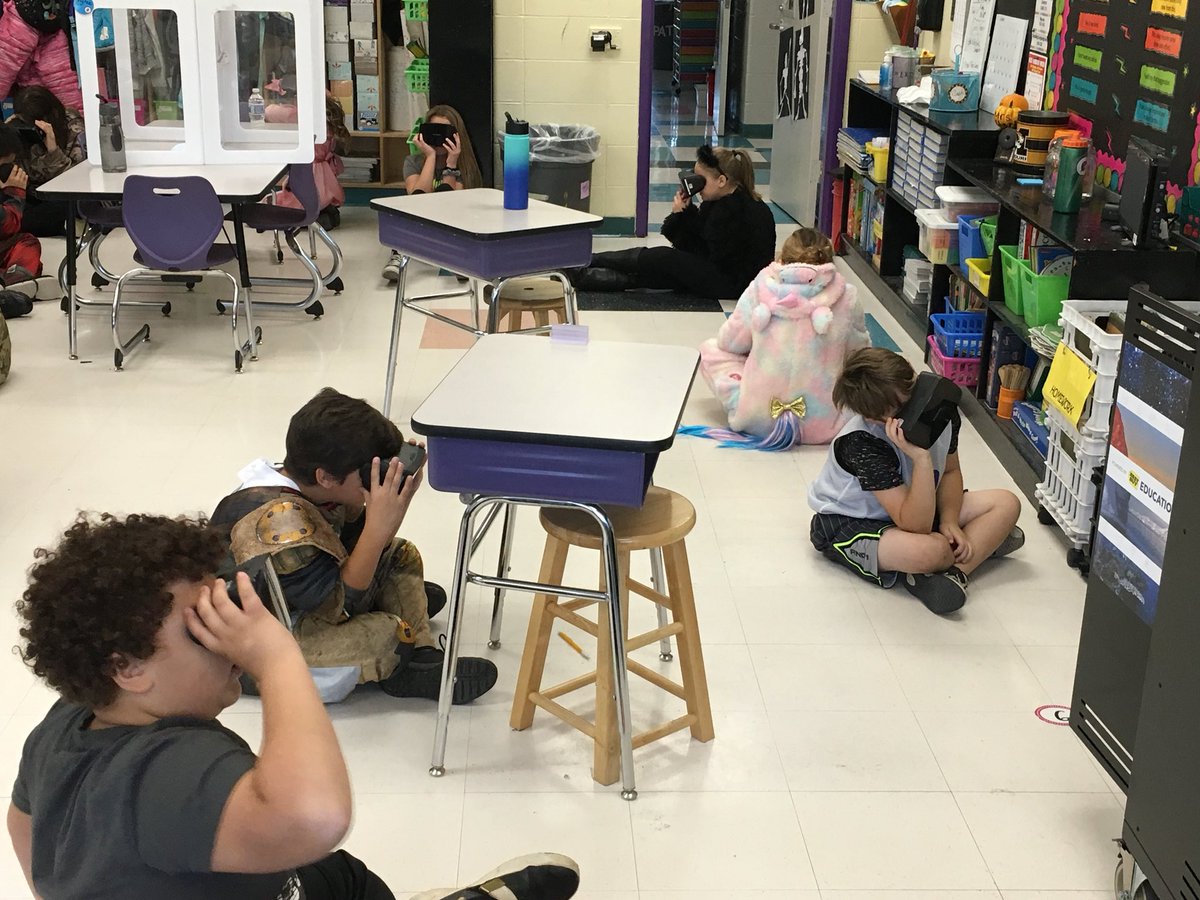 MVR3_InTech's tweet photo. Learning about adaptations in the @zitzmanchiefs fourth grade classes with #GoogleExpeditions #MVNation #MVR3learns #sanitize https://t.co/CiZ0hXAMoF