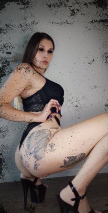 Caught a ban on FB again ... You know this pic is totally inappropriate eh it's just a side view of my<a href="/tag/fb"class="tags"><span>#fb</span></a><a href="/tag/facebook"class="tags"><span>#facebook</span></a><a href="/tag/prude"class="tags"><span>#prude</span></a><a href="/tag/facebookdisabledme"class="tags"><span>#facebookdisabledme</span></a>