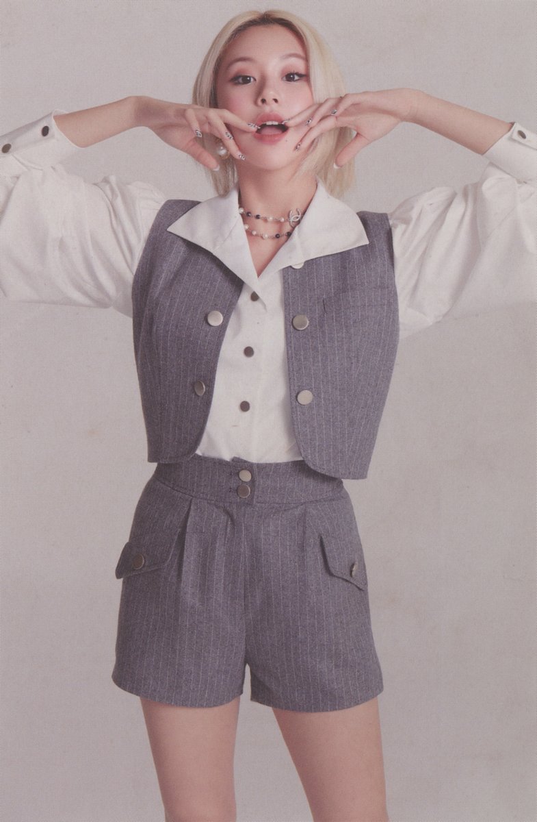 チェヨン njmsjmdct2 på X: «[SCAN] TWICE 2nd full album Eyes wide open