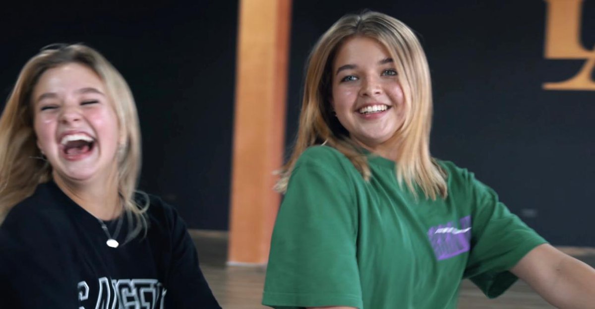ASofyaPPortal's tweet photo. 📸 She’s Back! Finalmente teremos novos mimos de #soflin !! Essa amizade das gêmeas é tudo para nós! 💜 Estavam esperando por isso? https://t.co/KWMz6KIzMe