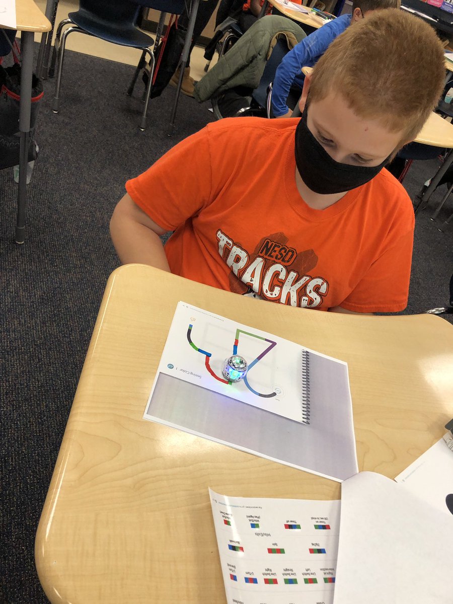 EdTech_Shannon's tweet photo. Testing out our new @Ozobot Evos @NESD_SBI this morning with Mrs. McWilliamβs class to prep for next marking periods activities! #NESDcodes @NESD https://t.co/NkkUtoNj1z