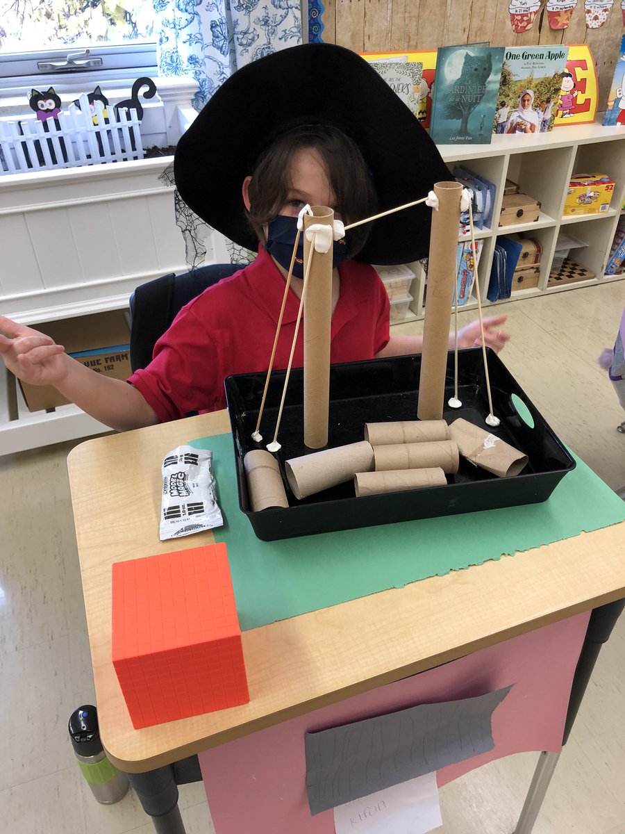 MmeFitzell's tweet photo. Qu’est-ce que tu as appris pour faire des structures fortes et stables? #Frenchisfun #3eannée @KingswoodDrive @PeelSchools https://t.co/bryj64g34P