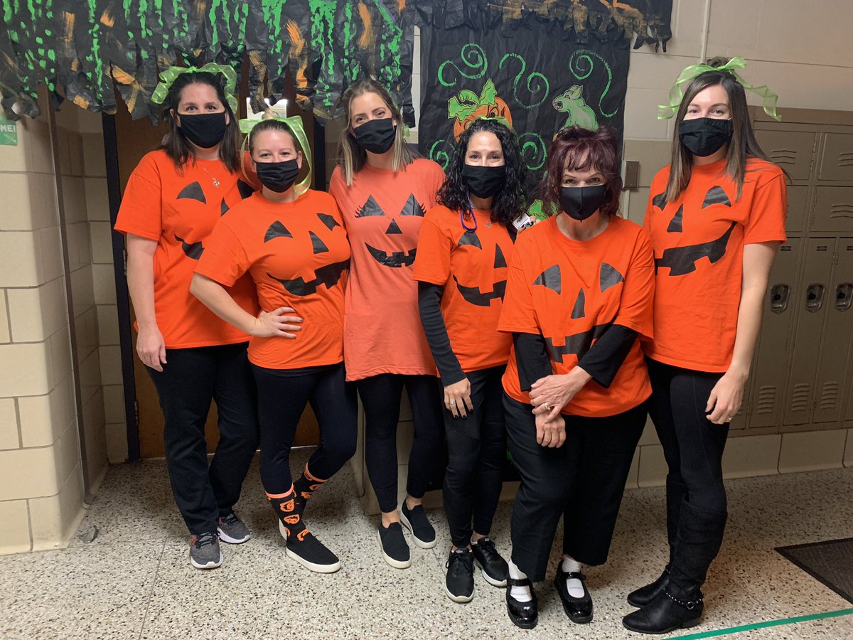 AvesKOverbeck's tweet photo. We are ready for some Friday fun! https://t.co/iCrrENCQX3