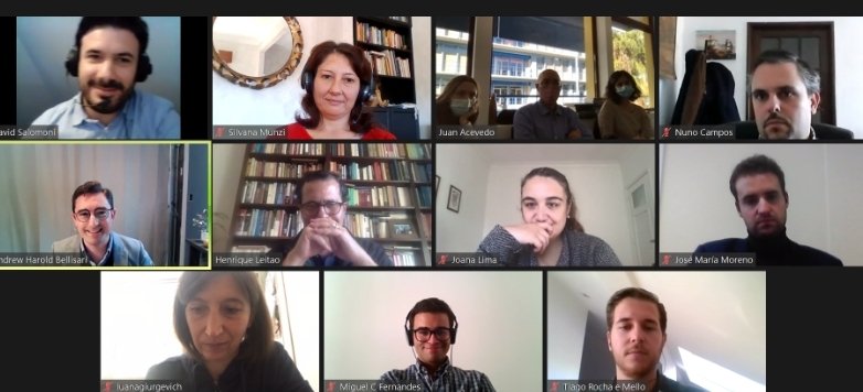ErcRutter's tweet photo. The #RutterTeam was happy to meet prof. @abellisari, from Fulbright Vietnam University, to discuss some current issues of #Global and #Colonial #History!
@ERC_Research @ULisboa_ @FC_UL #HistSci #Rutters #EarlyModern https://t.co/yTRaTMUHwt