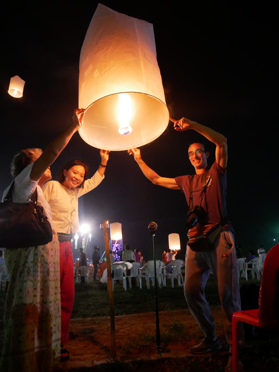 NightSkyLantern's tweet photo. FAQ
Are sky lanterns banned in UK?
No, #SkyLanterns are not banned anywhere on UK. Any responsible person can release sky lanterns from their garden.
However some Councils have unwisely restricted the release of sky lanterns from council owned land.
https://t.co/CC5gIjWrsA https://t.co/IeFHDNEx8D