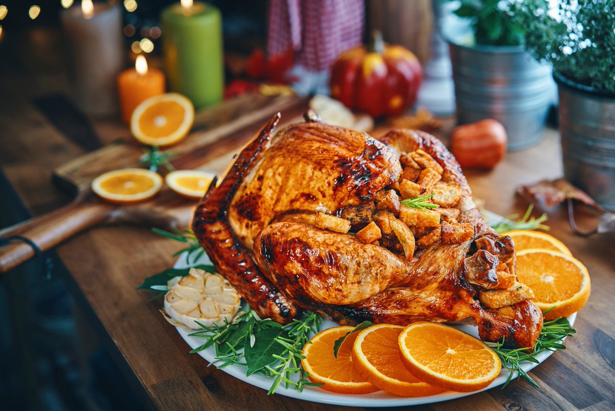 1/2: It's not too early to start planning Thanksgiving at Duke’s Malibu. 🍴 💛  We will be offering a special Thanksgiving plate for dine in or takeout.