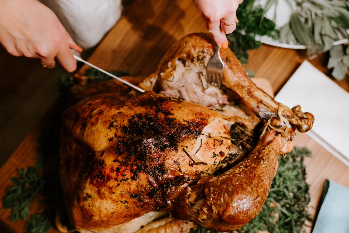 1/2: It's not too early to start planning Thanksgiving at Sunnyside. 🍴 💛  We will be offering a special Thanksgiving plate for dine in or takeout.