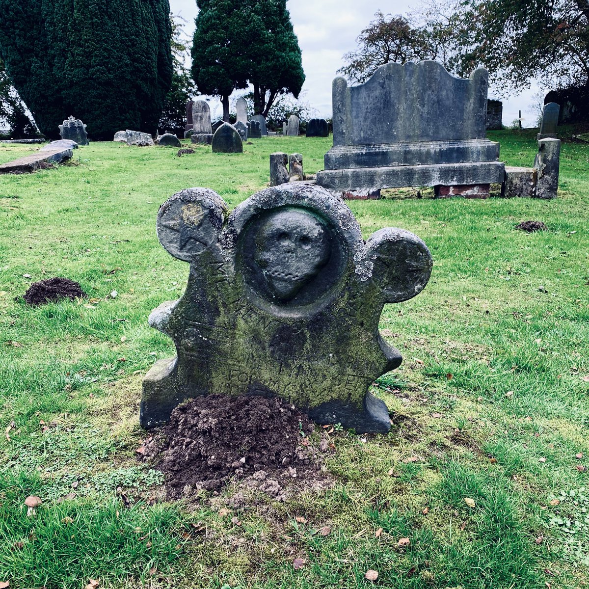 firewalkwithmii's tweet photo. Go a nice walk they a said....

#Halloween https://t.co/XZWpCPDZud