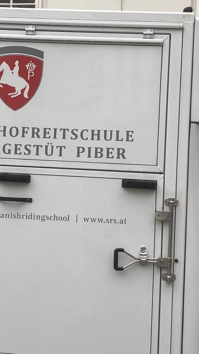 GraftTim's tweet image. Domain spotted on my holiday in Austria , cool 3L