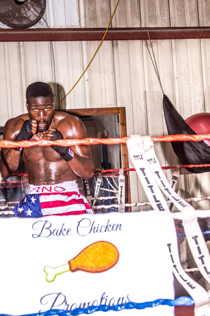 JLife863's tweet photo. It’s about to be a BREEZZZZEEEEE BIG FELLA!! 🥊🥊#CampLyfe #CampDay12 #InTheKitchenWithBakeChicken🔥🔥💪🏿💪🏿🍗🍗 https://t.co/QuifFTWwXj