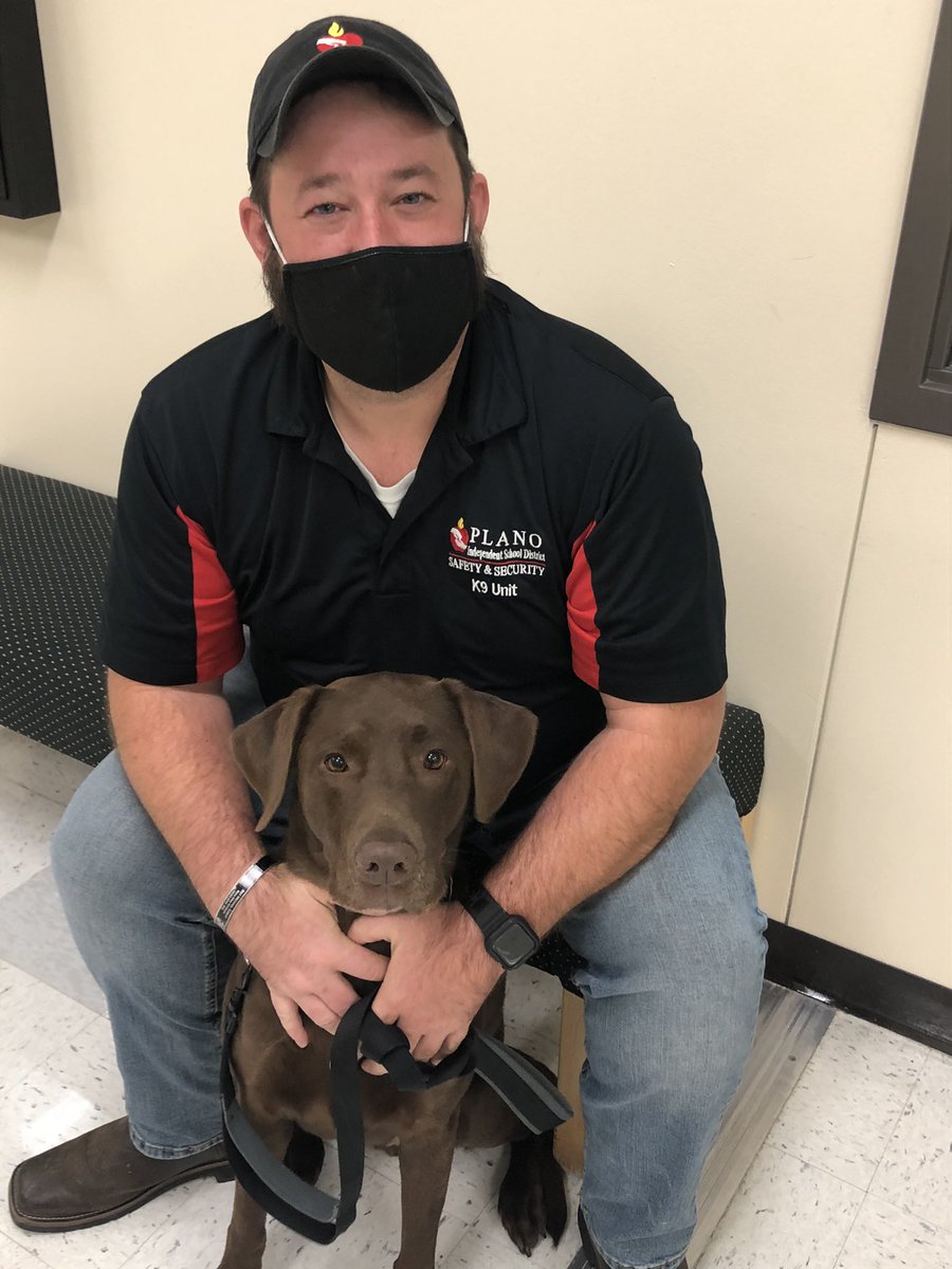 MathewsCalm's tweet image. Today our 5th graders loved learning from PISD K-9 unit.  They learned about drug dog searches, drugs found in schools and the consequences drugs in schools.   Such engaged learners. #PlanoISDredribbonweek #PlanoISDproud #RedRibbonWeek2020