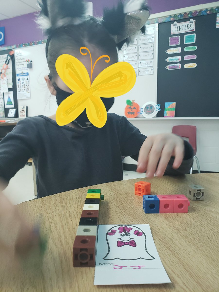 MsGreer4's tweet photo. Halloween STEAM happening in the Balance room! @CundlesHeights 

#savetheghosts #hauntedskatepark #webebuilding #lovewhatyoudo #connectionbeforecompliance 

@SCDSB_SE @DH_scdsb @SCDSB_Director @SCDSB_Schools https://t.co/CGZ5jT0P9J