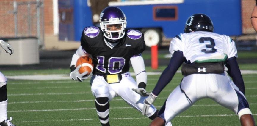 purpleraiders's tweet photo. Raider Rewind - This week we go back to a national semifinal in 2009 where @CecilShortsIII helps @MountUnionFB take on Wesley ... Saturday 8 p.m. on https://t.co/r1MAsWA86J #gomountgo #championthestandard #d3fb #watchd3 https://t.co/gImoJKVvUR