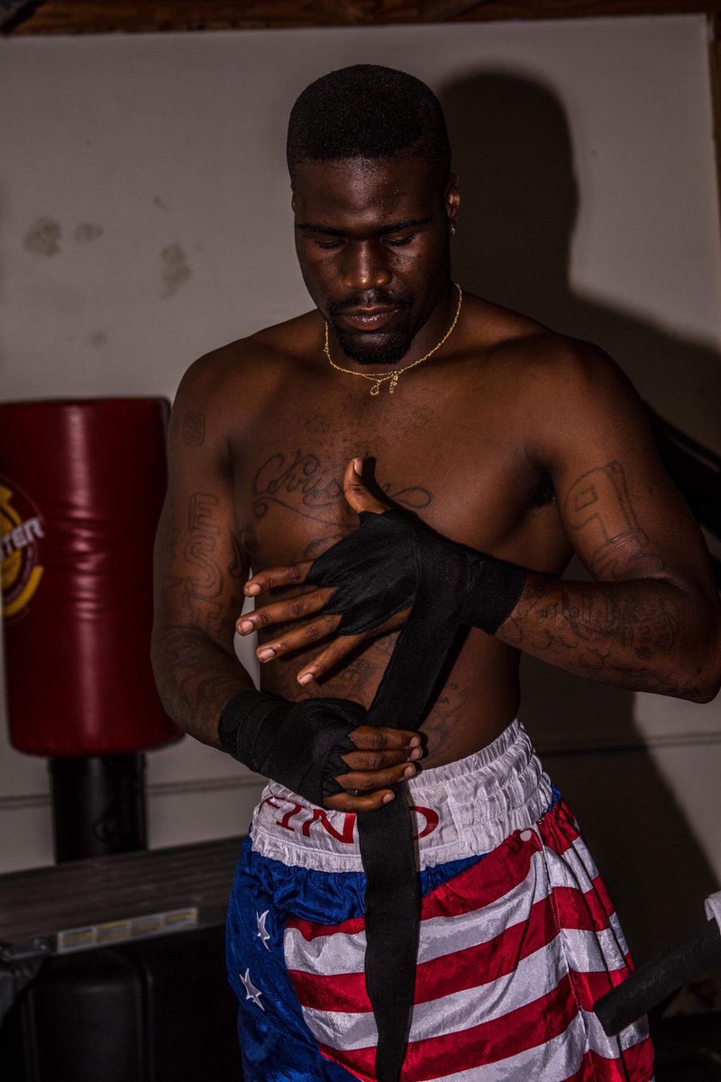 JLife863's tweet photo. All i think about is how this hard work going to get me and my people to the TOP ‼️🥊🥊#CampLyfe #CampDay12 #InTheKitchenWithBakeChicken🍗 📸 @MeechieFoxx https://t.co/ffEQYunvky