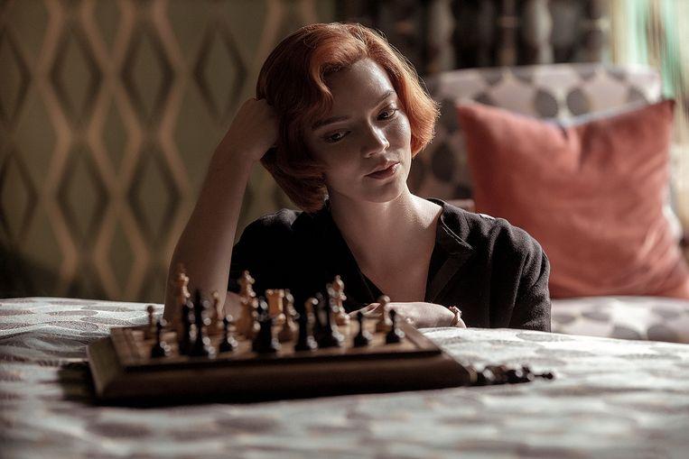Humo's tweet photo. โThe Queenโs Gambitโ op Netflix grijpt je moeiteloos bij je nekvel โ
โ
โ
โ
ยฝ https://t.co/H38tnW8e37 https://t.co/wl1dCCLJ6a