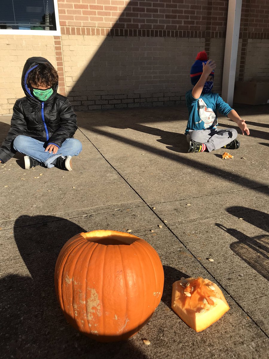 AckelsEmma's tweet photo. Children make celebrating pumpkin week the most fun! #experienceSLE  #earlychildhoodGCISD https://t.co/E7R5ZX9WzU