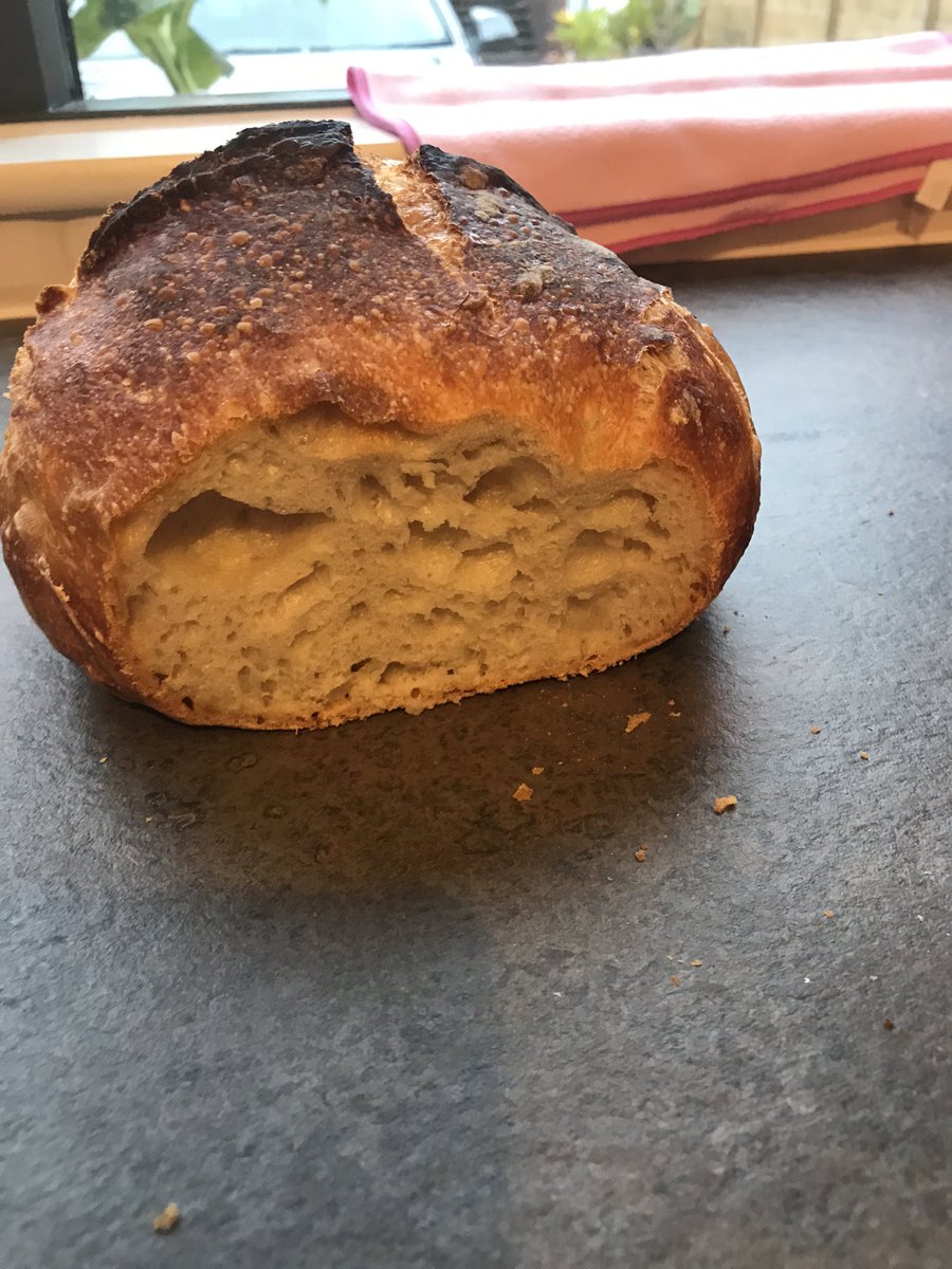 GhentSimi's tweet photo. One thing that I learned and perfected in since the lockdown is......BREAD!!🍞🥖🥨 artisan sourdough bread, plait bread and gluten free bread. #breadheaven https://t.co/nWbHZDY2Tj