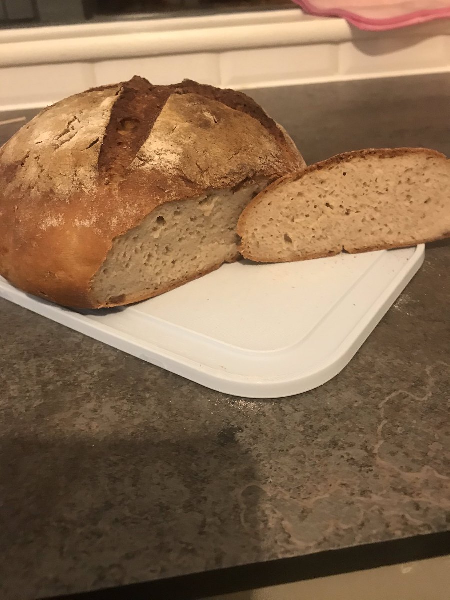 GhentSimi's tweet photo. One thing that I learned and perfected in since the lockdown is......BREAD!!🍞🥖🥨 artisan sourdough bread, plait bread and gluten free bread. #breadheaven https://t.co/nWbHZDY2Tj