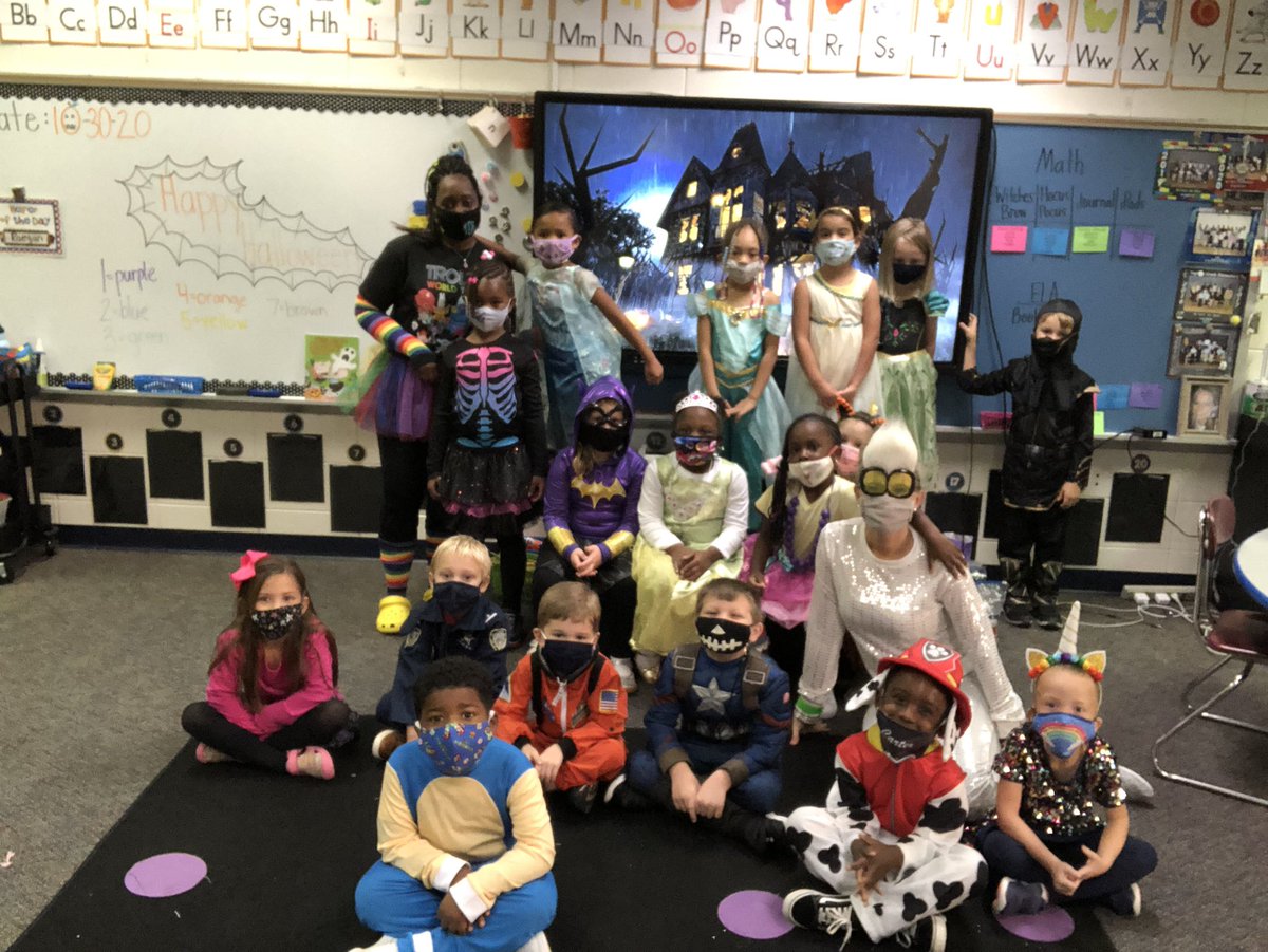 MrsVickiDavis's tweet photo. Pre-Halloween at the Creek! #lovemyteam #davisdarlings #iteachk https://t.co/sjpz1yzdoY