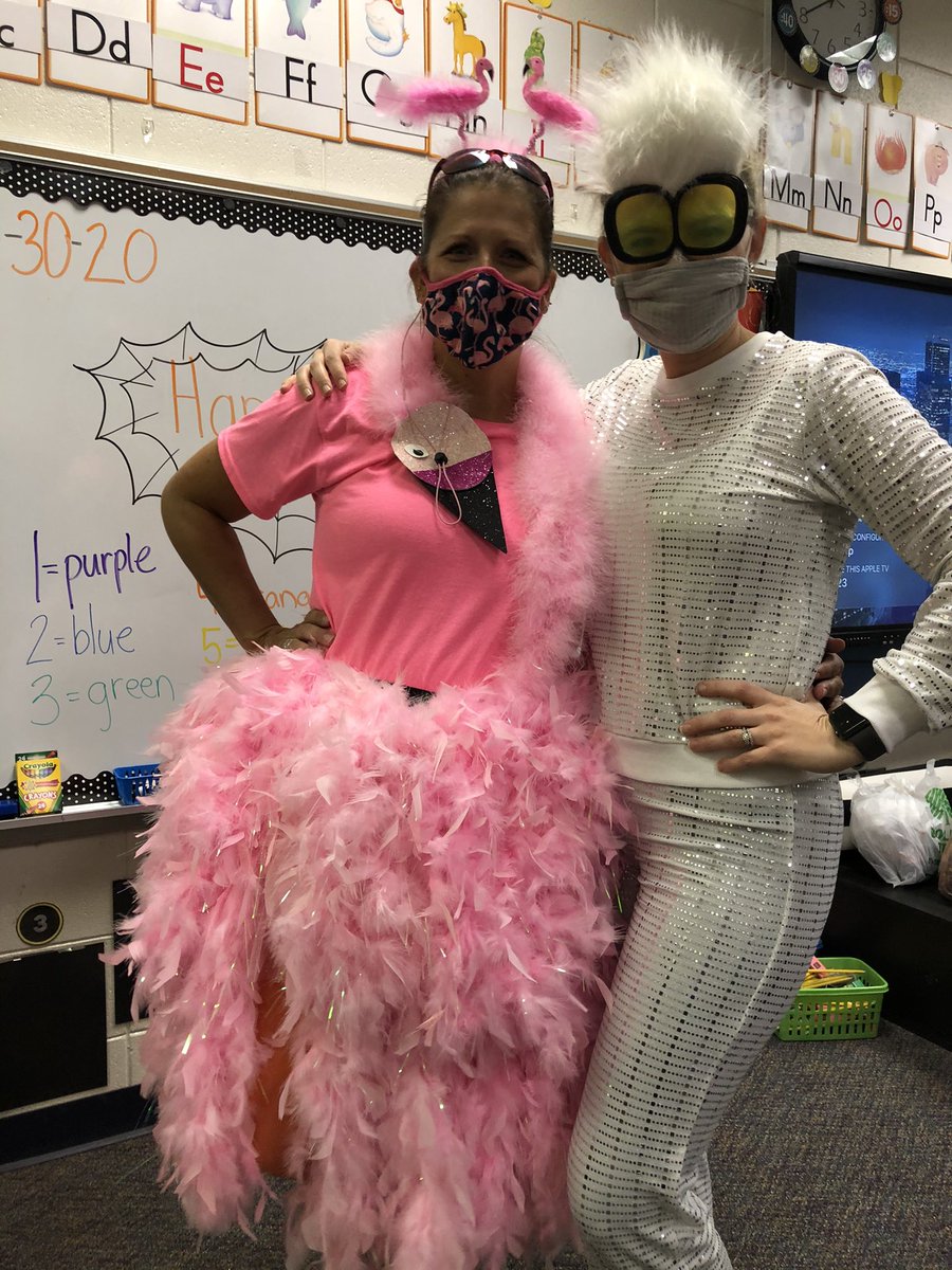 MrsVickiDavis's tweet photo. Pre-Halloween at the Creek! #lovemyteam #davisdarlings #iteachk https://t.co/sjpz1yzdoY