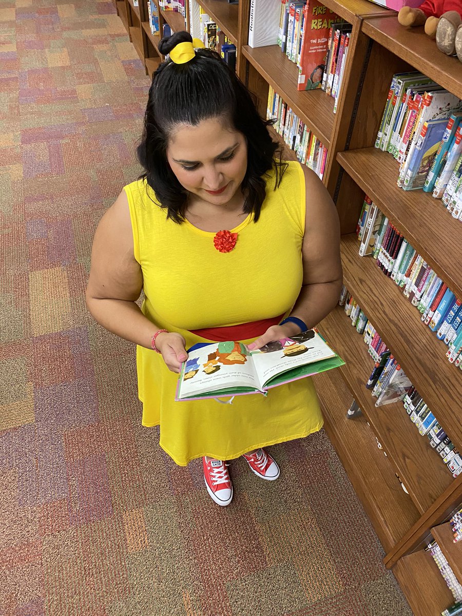 MsTrdla's tweet photo. 🎶 “Look there she goes, that girl is so peculiar, I wonder if she's feeling well... With a dreamy, far-off look, and her nose stuck in a book, what a puzzle to the rest of us is Belle.” 🎶 💛 #CharacterDressUp https://t.co/5gsdE88fSJ