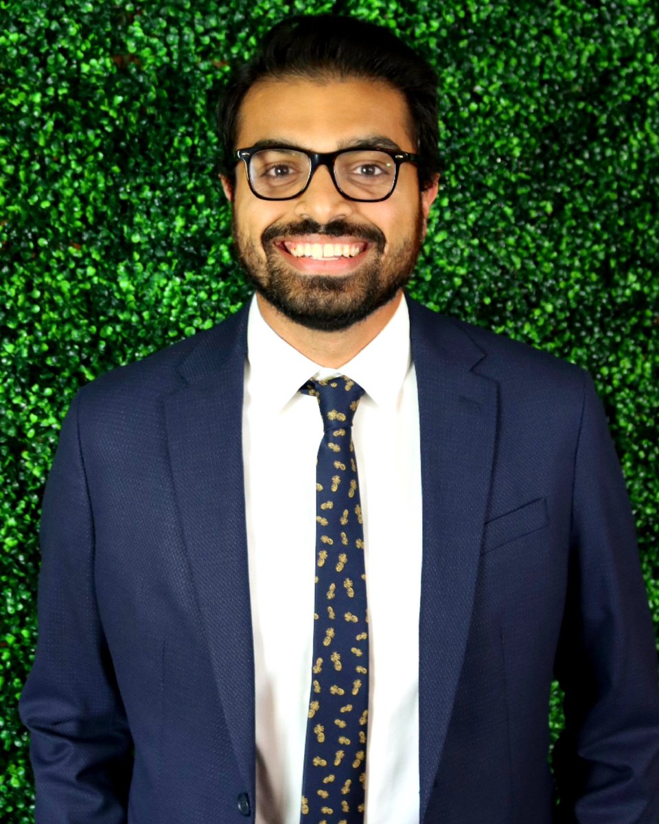 YPABQ's tweet photo. Meet Jay Shah, our newest Marketing Chair Board Member!

Jay received his MBA from UNM &amp; is a Marketing Manager at @DreamRemodeling.

He is a mentor at @UNMAnderson and published Financial Literacy for Immigrants &amp; Refugees, a book co-authored &amp; edited for the Well-being Project. https://t.co/t5BHPeEDJb