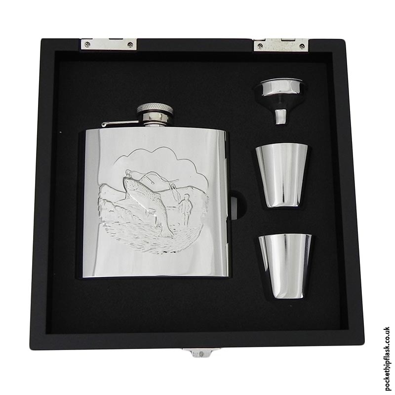 HipFlaskCo's tweet photo. Hip flask gift sets are a great gift idea. These ones come in wooden presentation boxes: https://t.co/CcvzrIMNdL #personalisedgifts #personalised #engravedgift #personalizedgift #giftforhim #giftforher #engravedflask #customised #giftidea #hipflask #hipflasks #fishing #golfing https://t.co/Ae6y0y9eeE