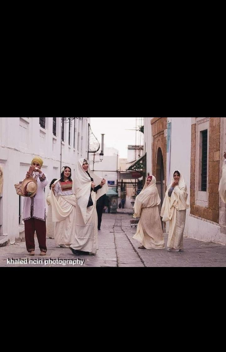 J'suis une tunisienne ! โค
#Tunisie #Tunisie #traditional #love #loveislove #lovelife #Loveyourself #Tunisie ... https://t.co/yHswwvMF8H