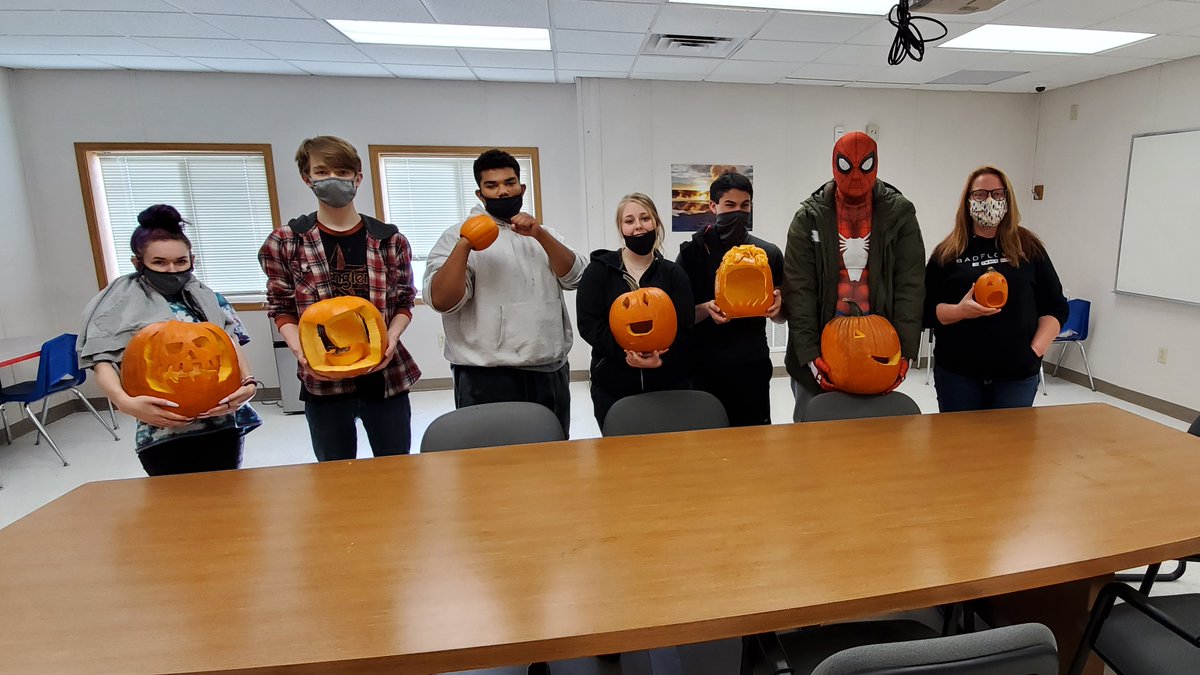A little pumpkin carving to end the week! <a href="/DCWestFalcons/">DCWest Falcons</a> <a href="/DcAchievement/">DC West Falcon Achievement Center</a>