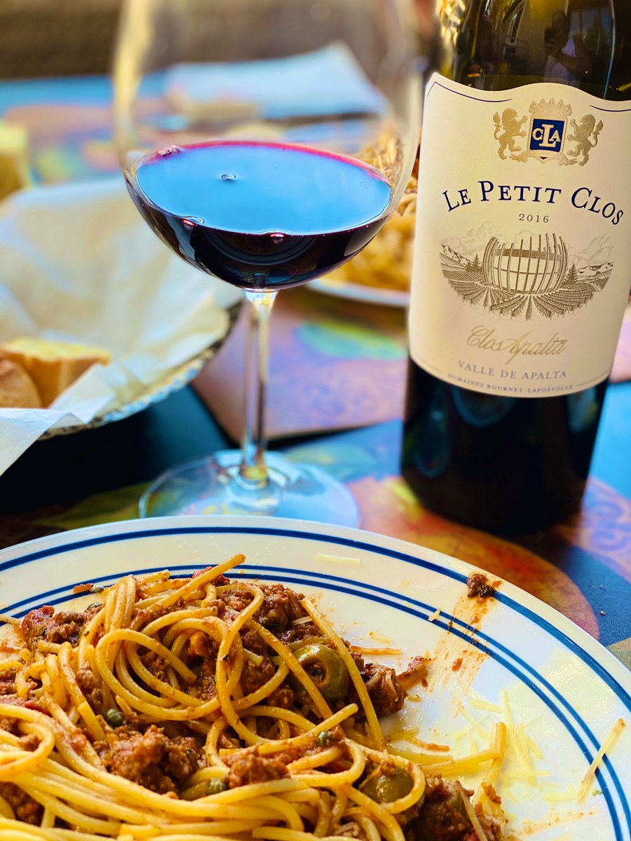 Thyssen22's tweet photo. Le Petit Clos from Valle de Apalta, Chile. A very interesting blend! One of my favorites by @LapostolleWine https://t.co/4cSoVvNndJ